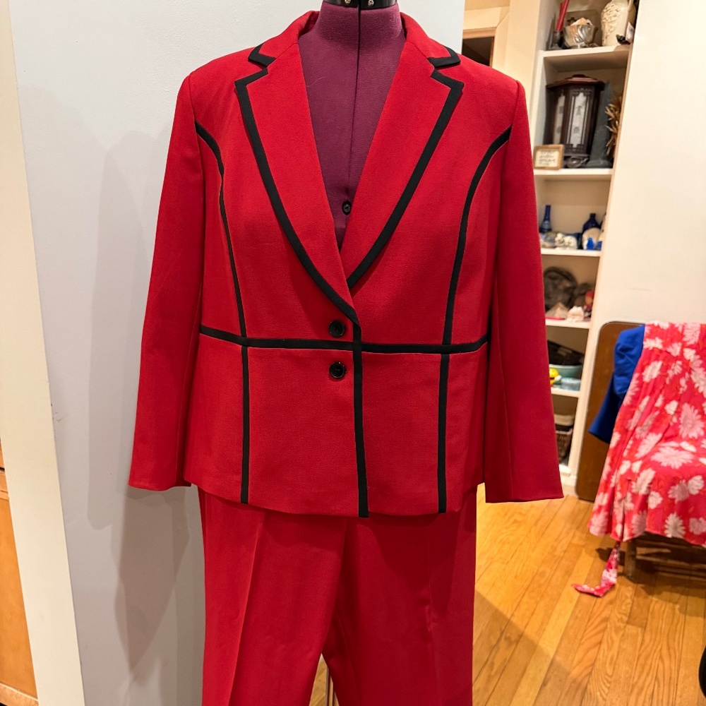 Red pantsuit, 18W